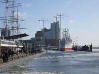 Hamburg bei Eisgang, Elbphilharmonie im Bau 1